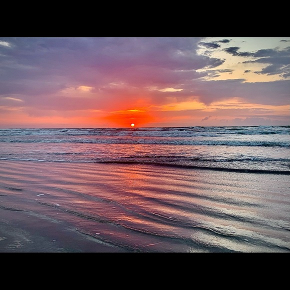 Meet your Posher, Courtney - Picture 2 of 3